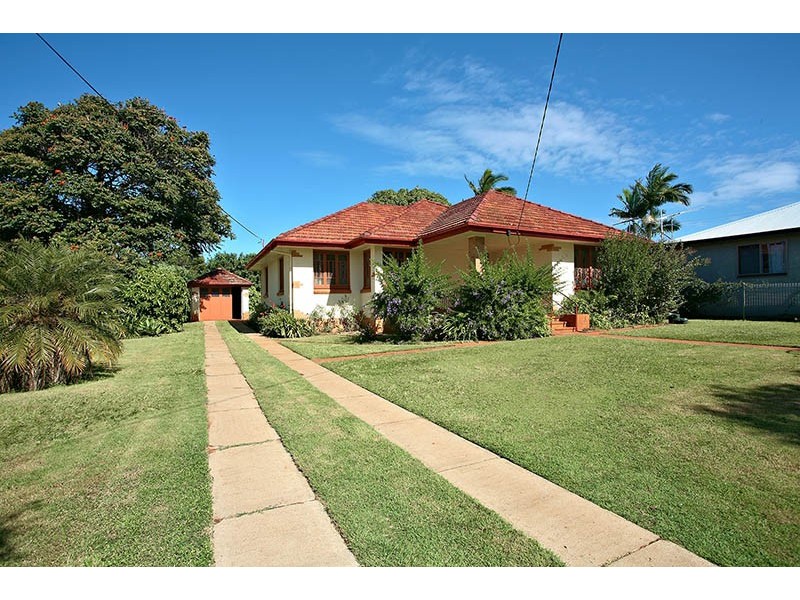 19 Herbert Street, Scarborough QLD 4020