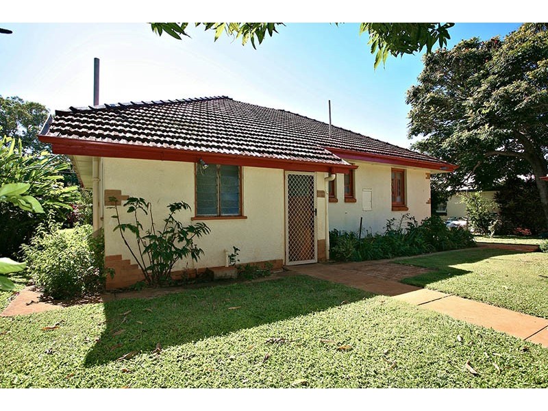 19 Herbert Street, Scarborough QLD 4020