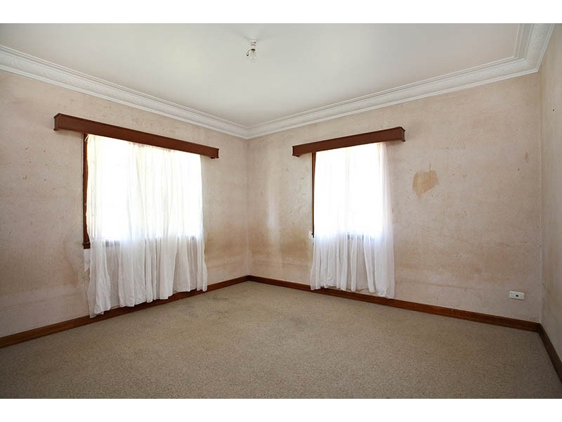 19 Herbert Street, Scarborough QLD 4020