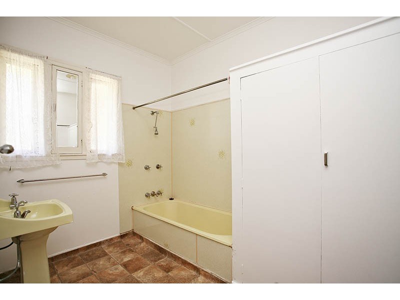 19 Herbert Street, Scarborough QLD 4020