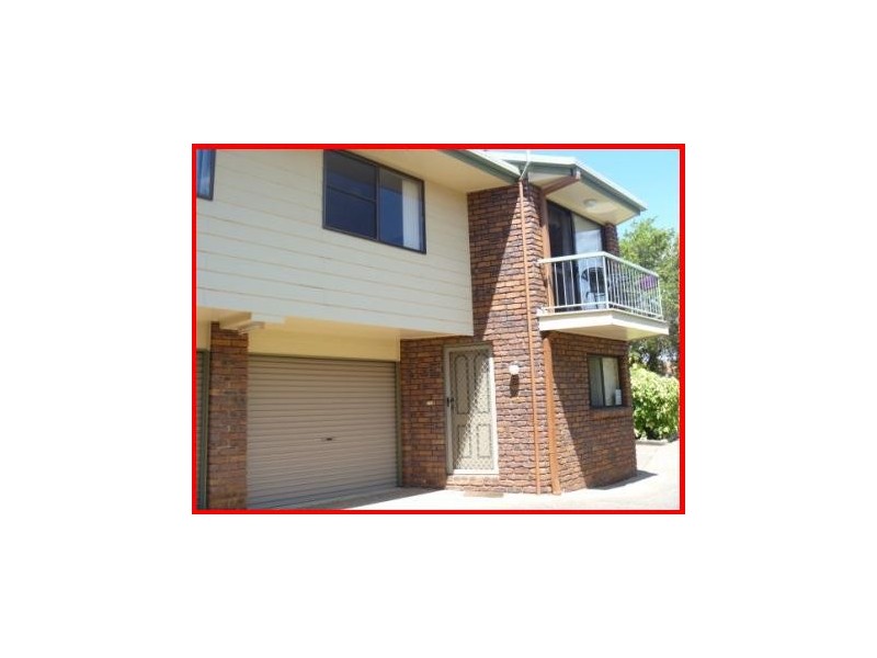 Unit 1  2 Landsborough Avenue, Scarborough QLD 4020
