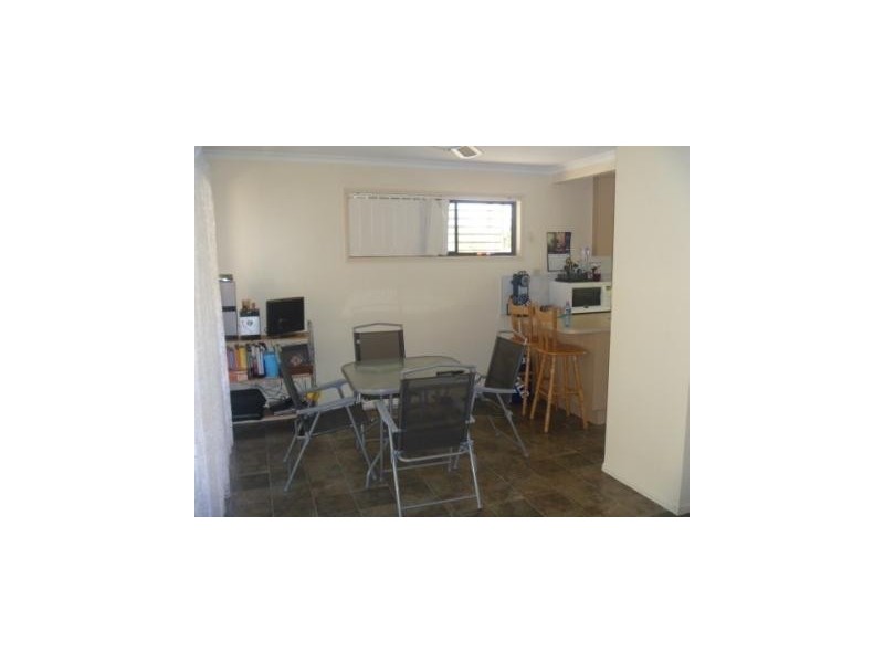 Unit 1  2 Landsborough Avenue, Scarborough QLD 4020