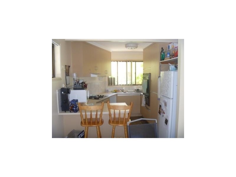 Unit 1  2 Landsborough Avenue, Scarborough QLD 4020