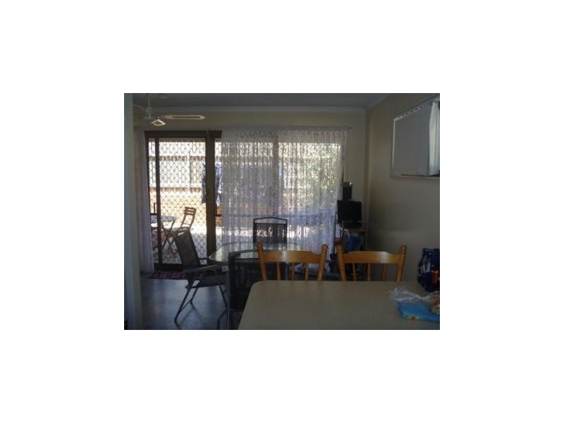 Unit 1  2 Landsborough Avenue, Scarborough QLD 4020