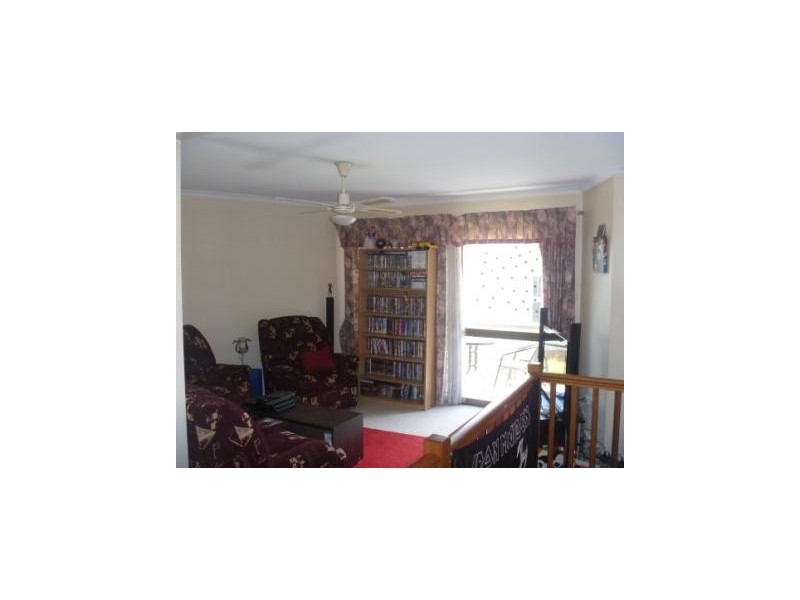 Unit 1  2 Landsborough Avenue, Scarborough QLD 4020