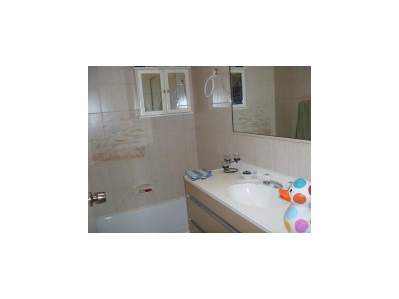 Unit 1  2 Landsborough Avenue, Scarborough QLD 4020