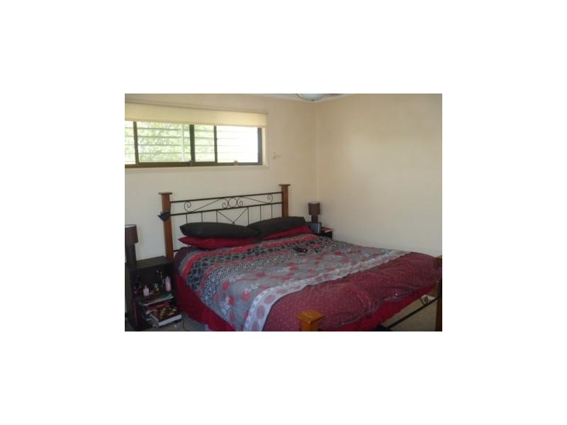 Unit 1  2 Landsborough Avenue, Scarborough QLD 4020