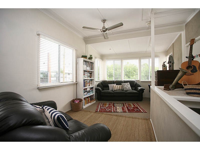 28 Donald Street, Woody Point QLD 4019