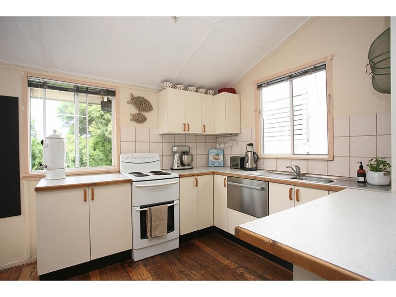 28 Donald Street, Woody Point QLD 4019