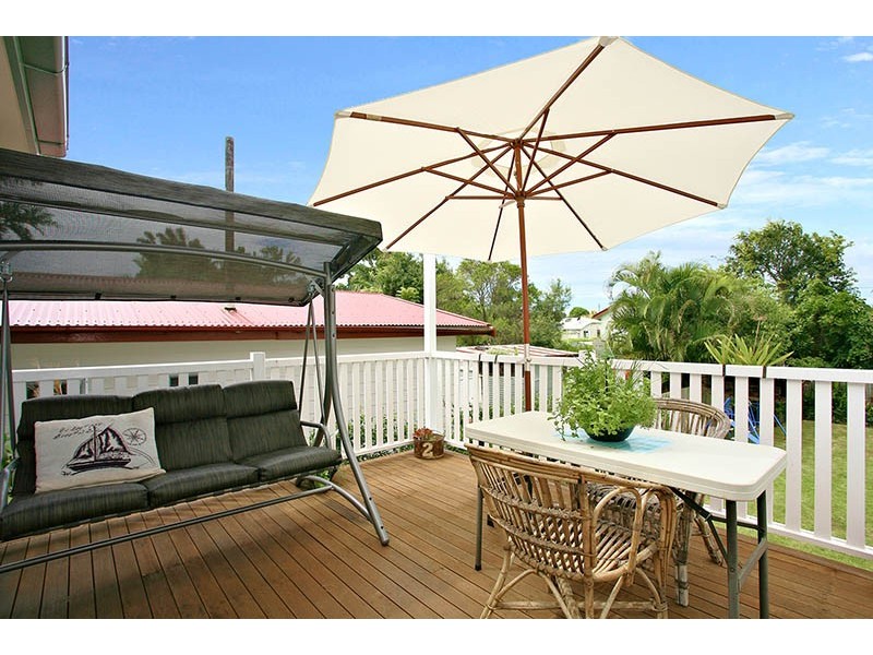 28 Donald Street, Woody Point QLD 4019