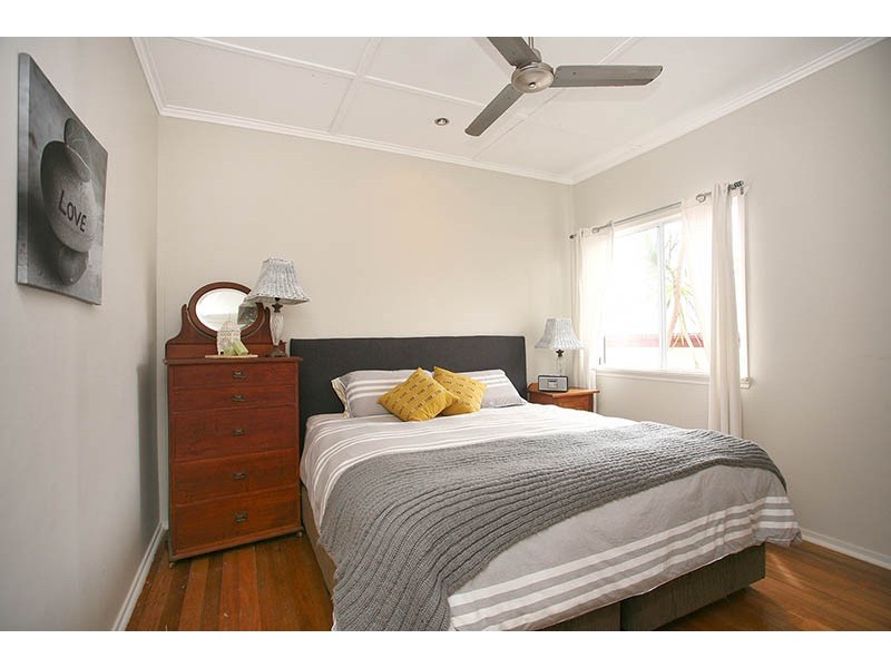 28 Donald Street, Woody Point QLD 4019