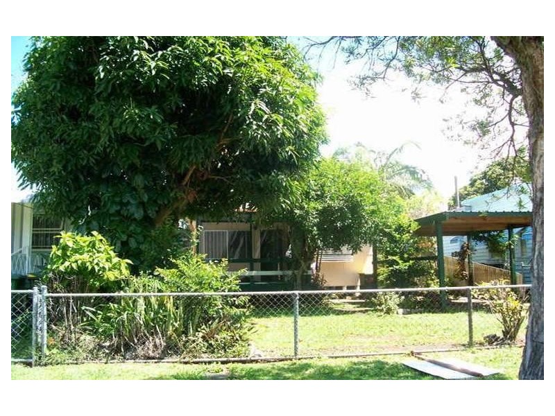10 Inglis Street, Woody Point QLD 4019