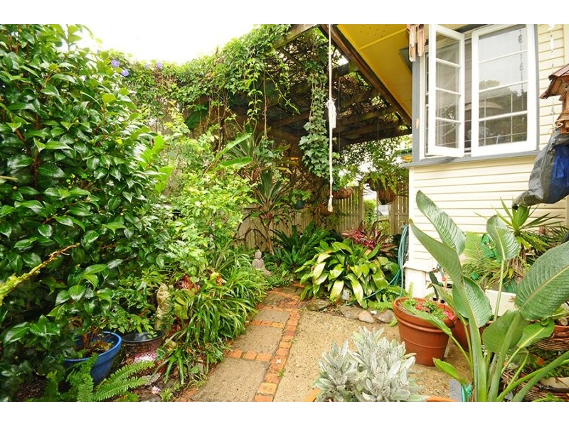 37 Watson Street, Clontarf QLD 4019