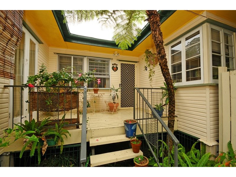 37 Watson Street, Clontarf QLD 4019