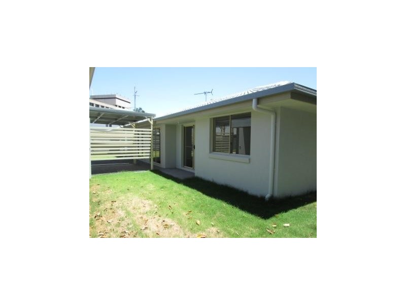 4/30 Silvyn Street, Redcliffe QLD 4020