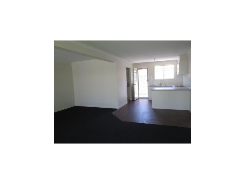 4/30 Silvyn Street, Redcliffe QLD 4020