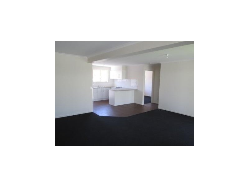 4/30 Silvyn Street, Redcliffe QLD 4020