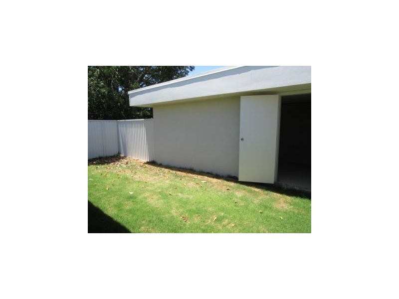 4/30 Silvyn Street, Redcliffe QLD 4020