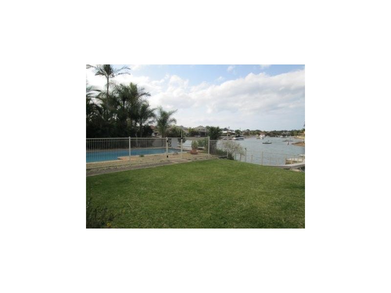 14 Constellation Court, Newport QLD 4020