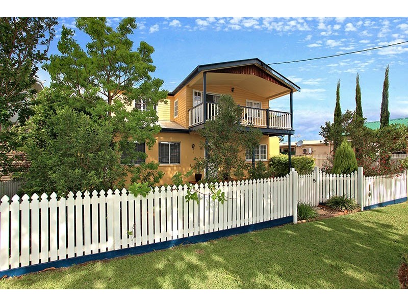 11 Watson Street, Clontarf QLD 4019