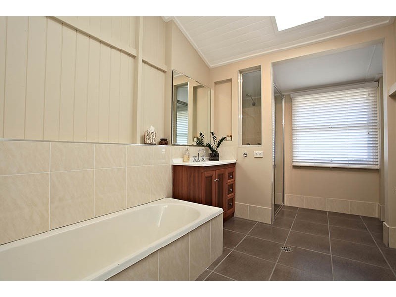 11 Watson Street, Clontarf QLD 4019