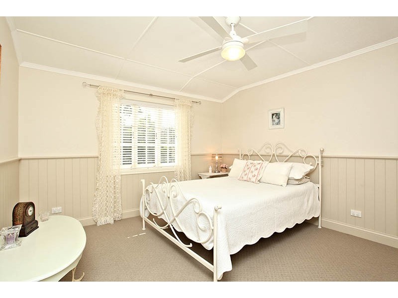 11 Watson Street, Clontarf QLD 4019