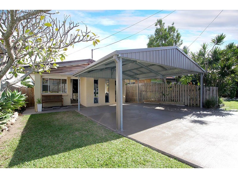 27 Kate Street, Woody Point QLD 4019