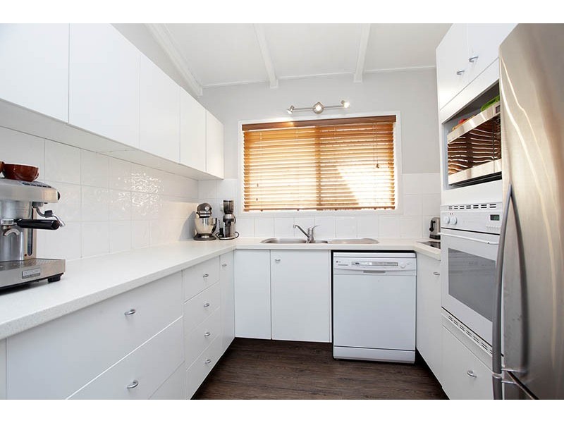 27 Kate Street, Woody Point QLD 4019