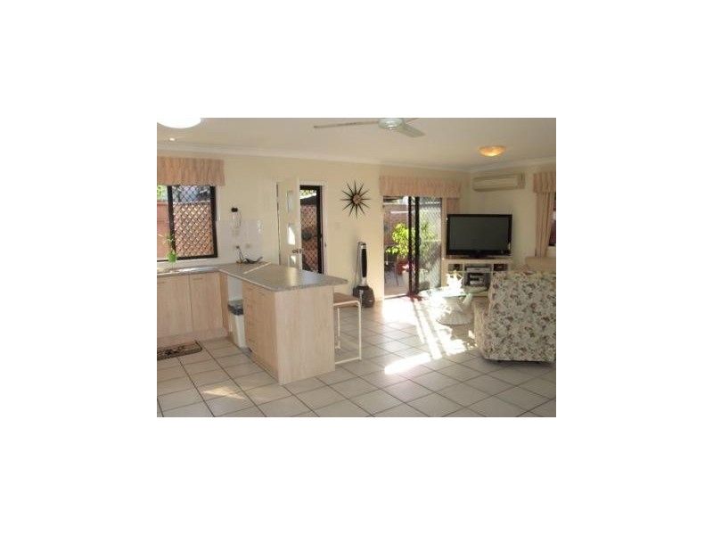 2/34 Baldwin Street, Redcliffe QLD 4020