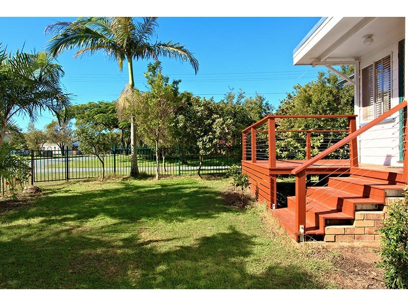 27 Pearl Street, Scarborough QLD 4020