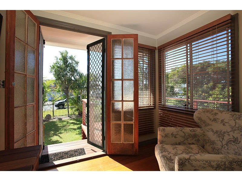 27 Pearl Street, Scarborough QLD 4020