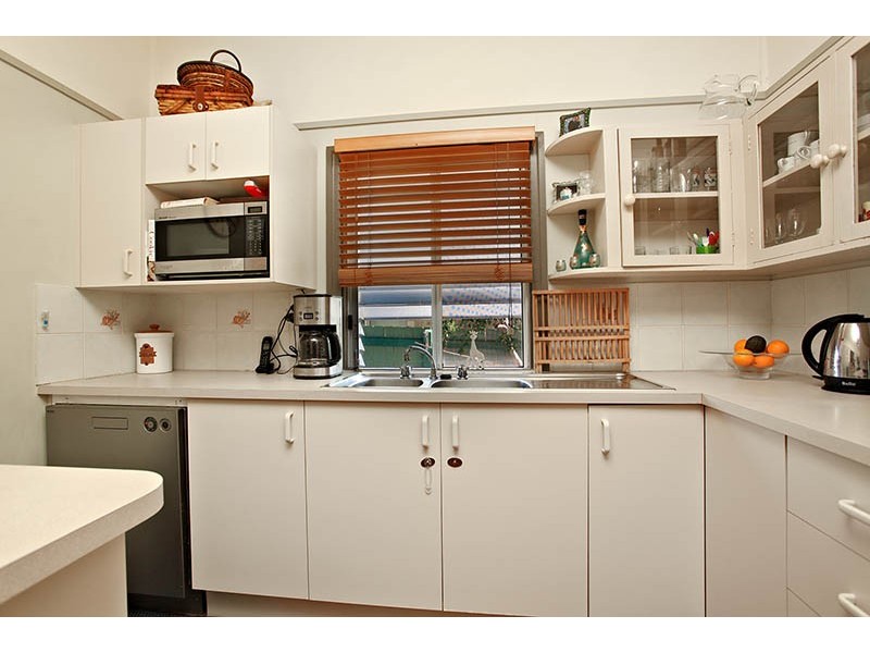 27 Pearl Street, Scarborough QLD 4020