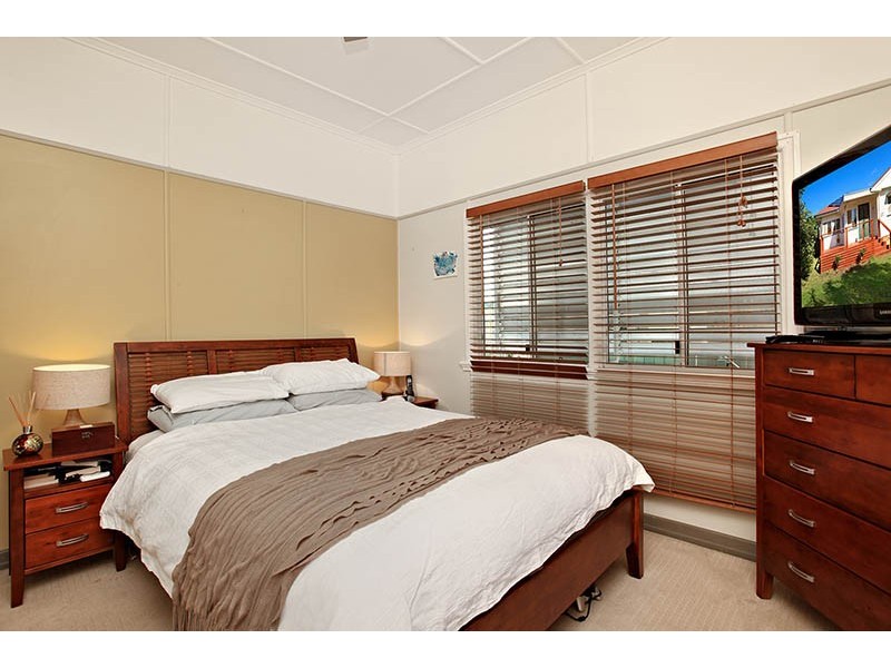 27 Pearl Street, Scarborough QLD 4020