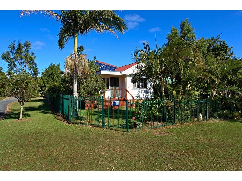 27 Pearl Street, Scarborough QLD 4020