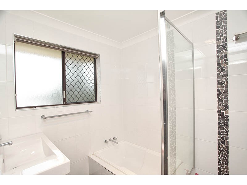 53 Scarborough Road, Redcliffe QLD 4020