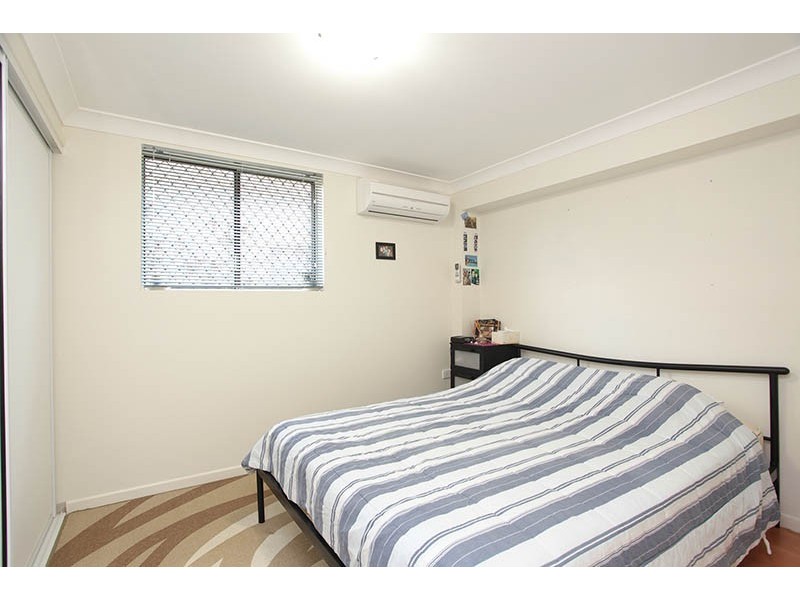 53 Scarborough Road, Redcliffe QLD 4020