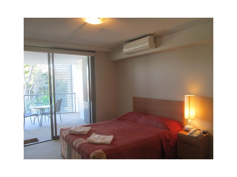 204/87 Landsborough Avenue, Scarborough QLD 4020