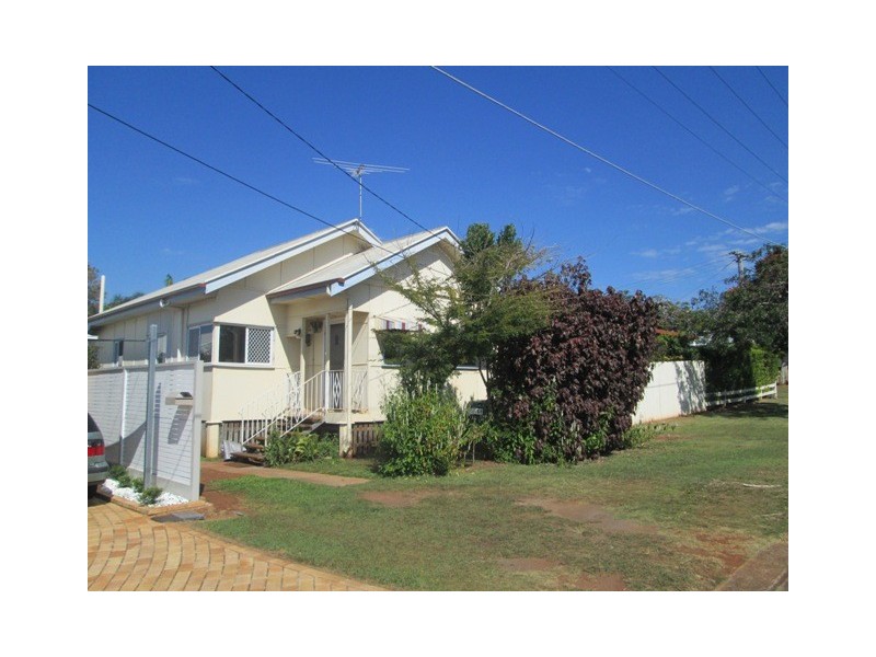 11 James Street, Scarborough QLD 4020