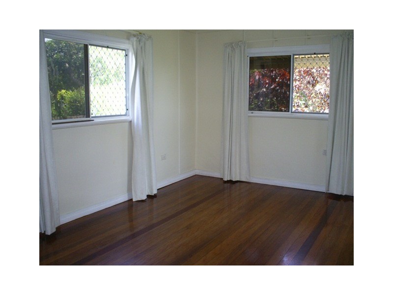 11 James Street, Scarborough QLD 4020