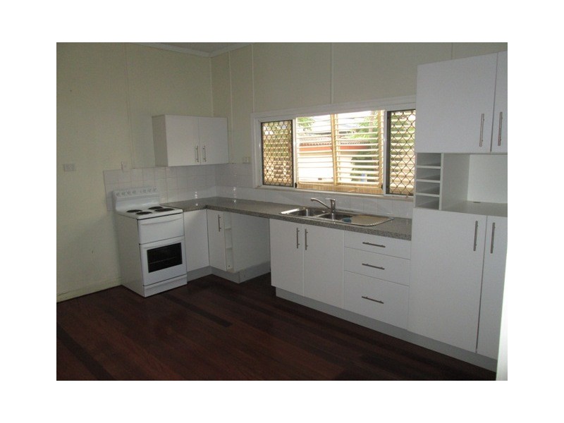 11 James Street, Scarborough QLD 4020