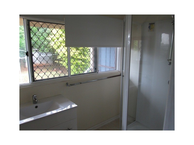 11 James Street, Scarborough QLD 4020