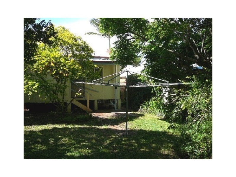 11 James Street, Scarborough QLD 4020