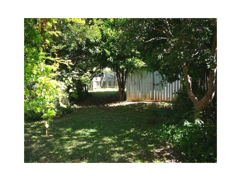 11 James Street, Scarborough QLD 4020