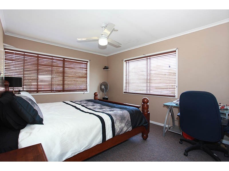 47 Scarborough Road, Redcliffe QLD 4020