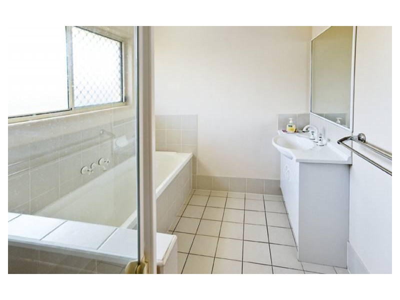 3 Hoddle Court, Rothwell QLD 4022