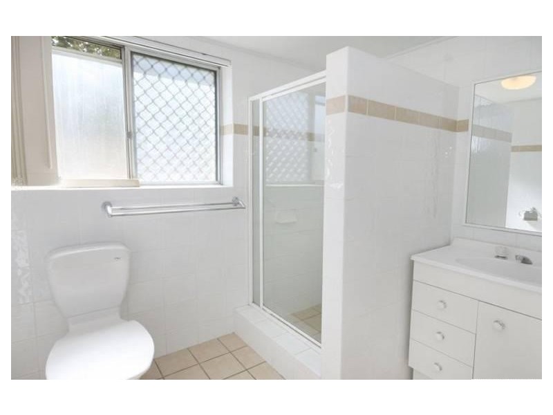 1/24 Silvyn Street, Redcliffe QLD 4020