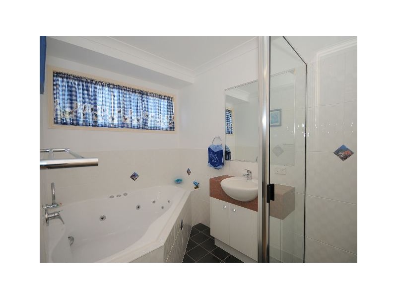 5 Jarrah Court, Burrum Heads QLD 4659