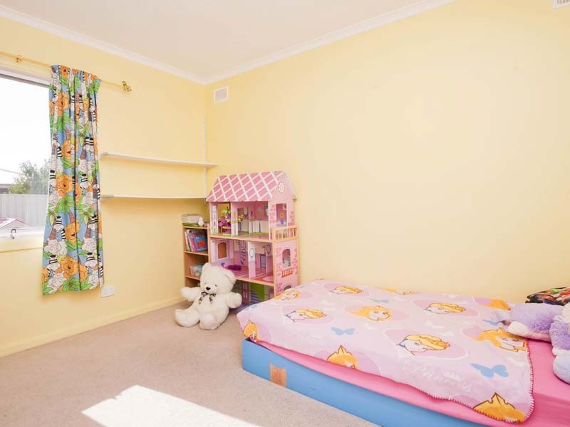 22 Pearce Street, O’sullivan Beach SA 5166