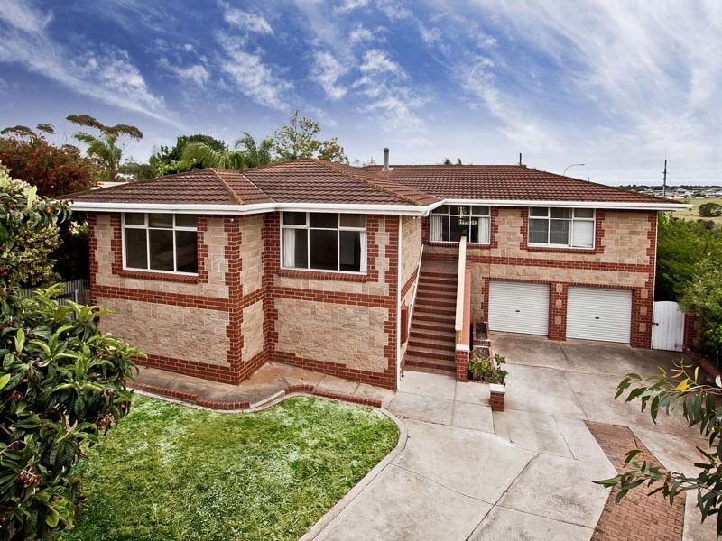 1 Lennard Drive, Moana SA 5169