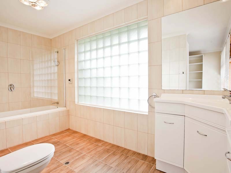 1 Lennard Drive, Moana SA 5169
